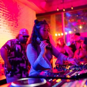 Meet your Posher, Lex